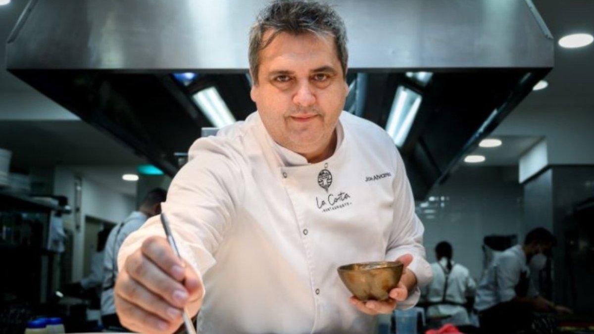 José Álvarez, chef y propietario de La Costa.
