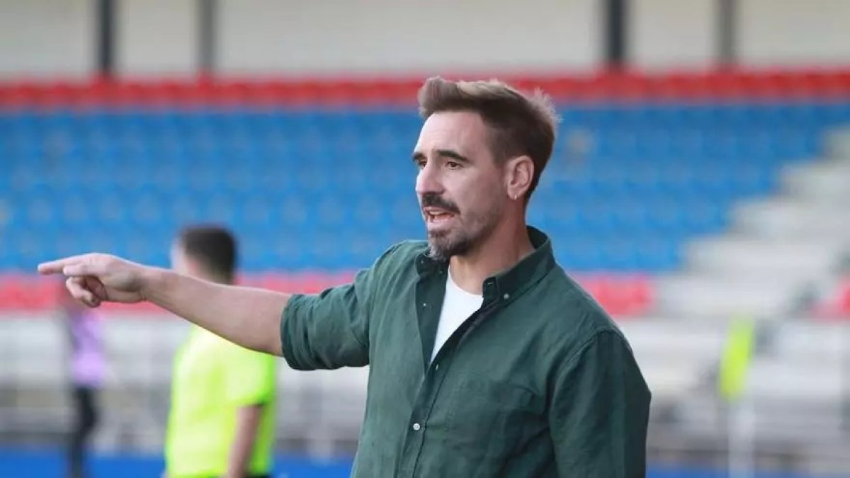 Borja se ha metido en el bolsillo a los aficionados del Ourense.