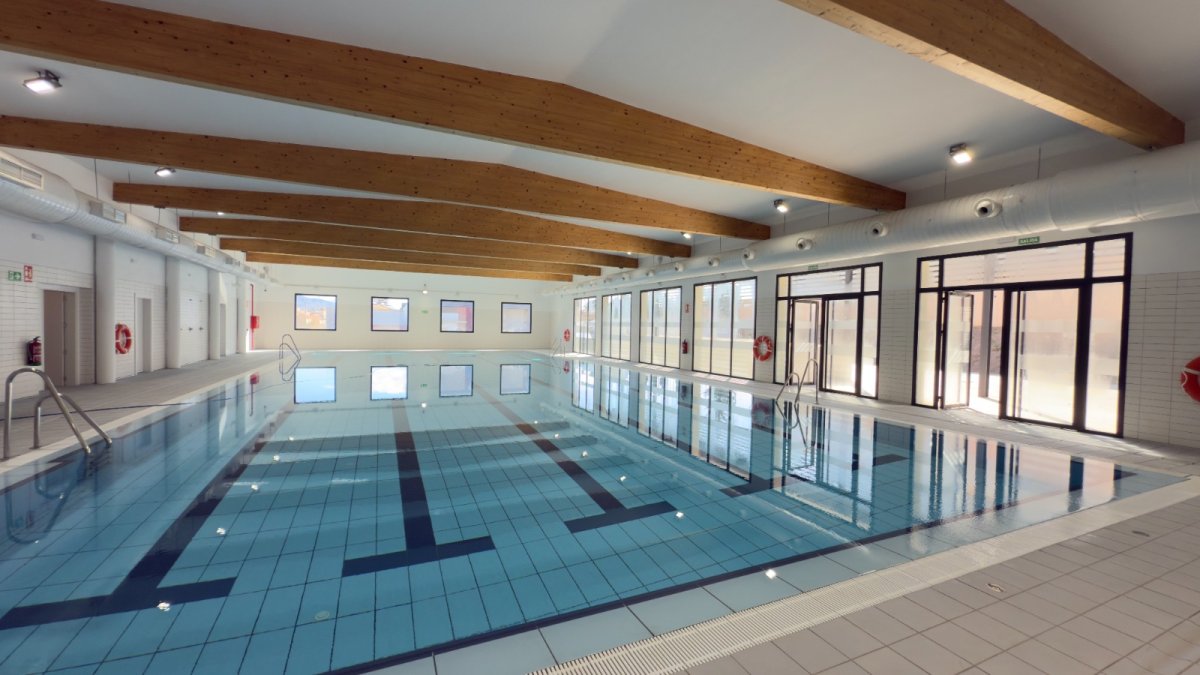 Piscina climatizada del Centro Deportivo Municipal de Huércal de Almería.