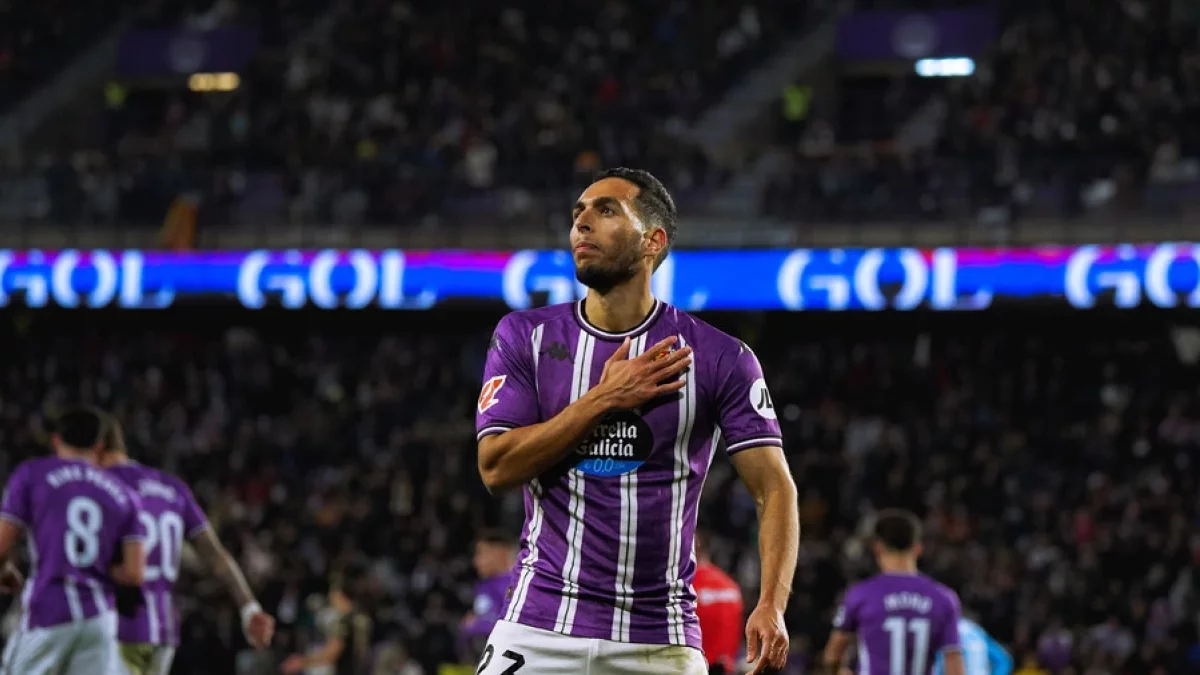 Anuar se despedía con la mano en el corazón de la afición de Valladolid.