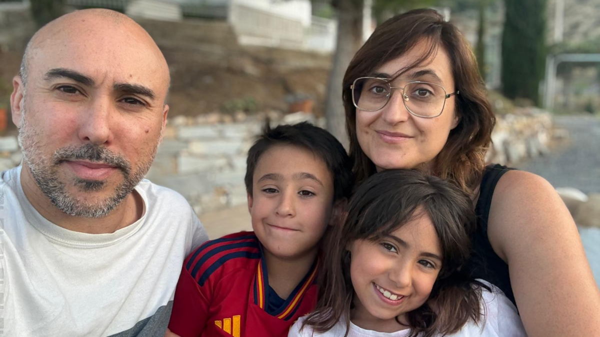 La familia purchenera Urán Lara: los papás Jose y Guille, y sus hijos Julia y Marco.