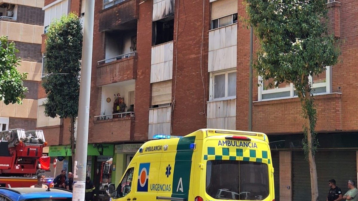 Edificio afectado por las llamas