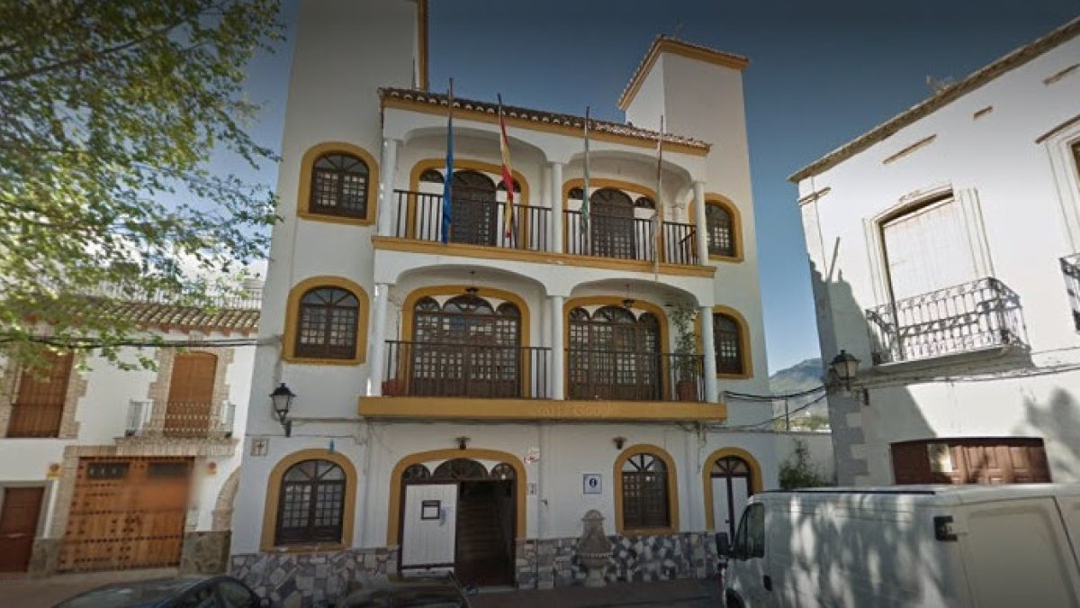 El Ayuntamiento de Alhabia es el más descompasado en cuanto a deuda por habitante.