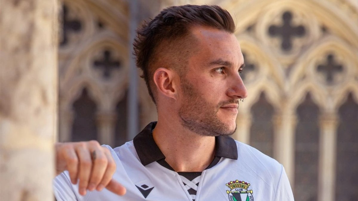 Unas camisetas con historia que se venden como rosquillas en Burgos.