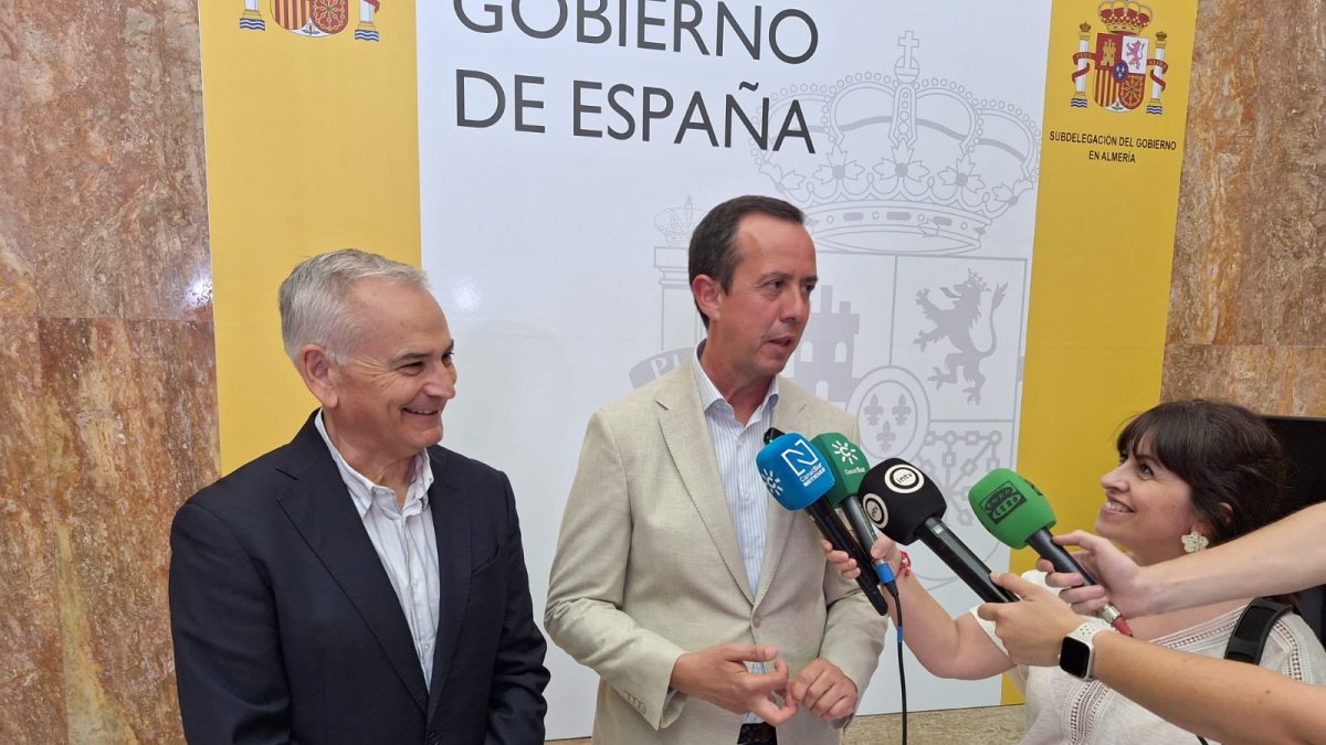 Josep Vicent Boira y José María Martín en la atención a medios