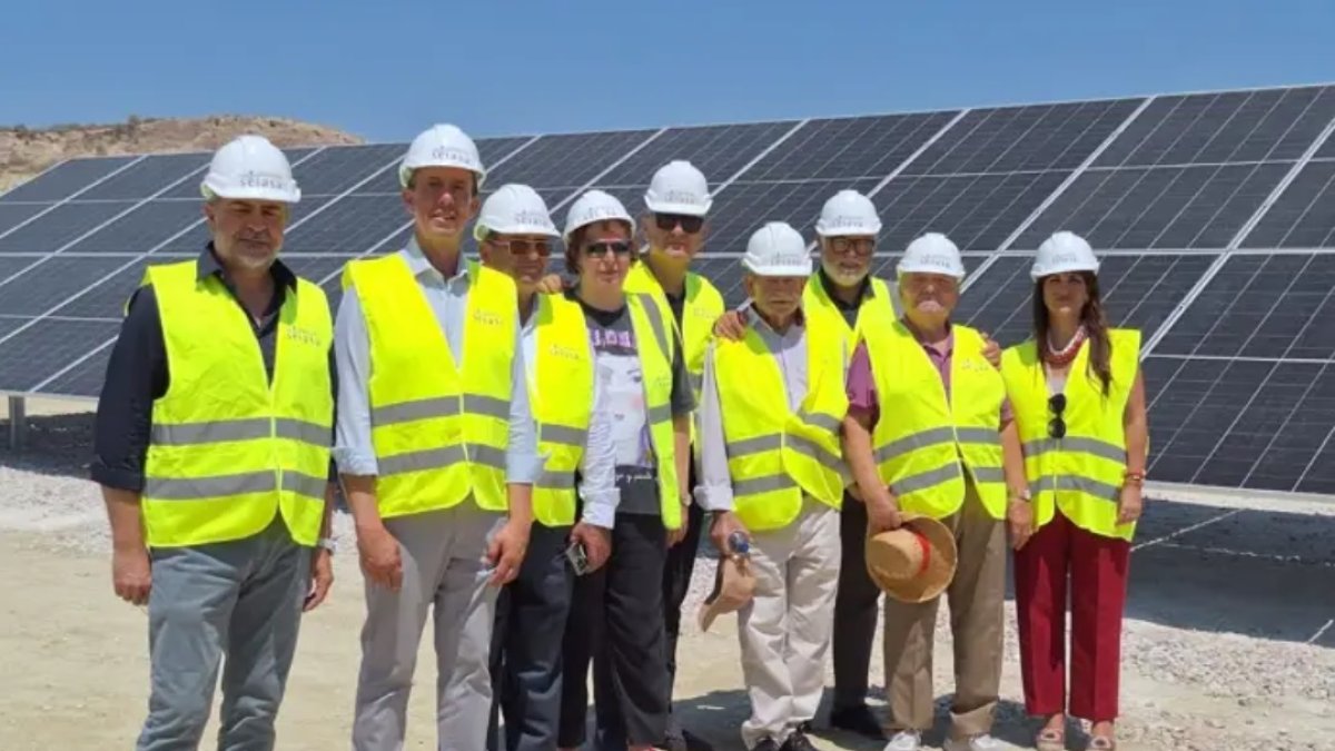 Visita de las autoridades a Cuevas del Almanzora.