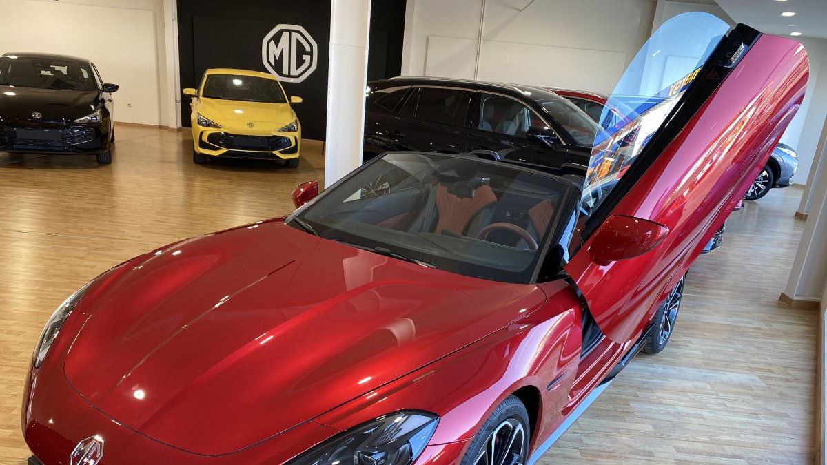 Espectacular deportivo cabrio de MG disponible en sus instalaciones de Almería