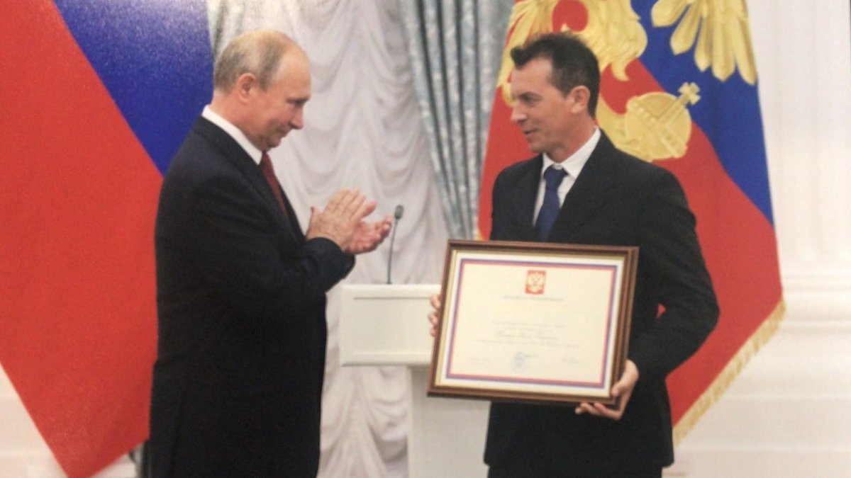 Paulino Granero en su etapa con la selección de Rusia distinguido por Vladímir Putin.