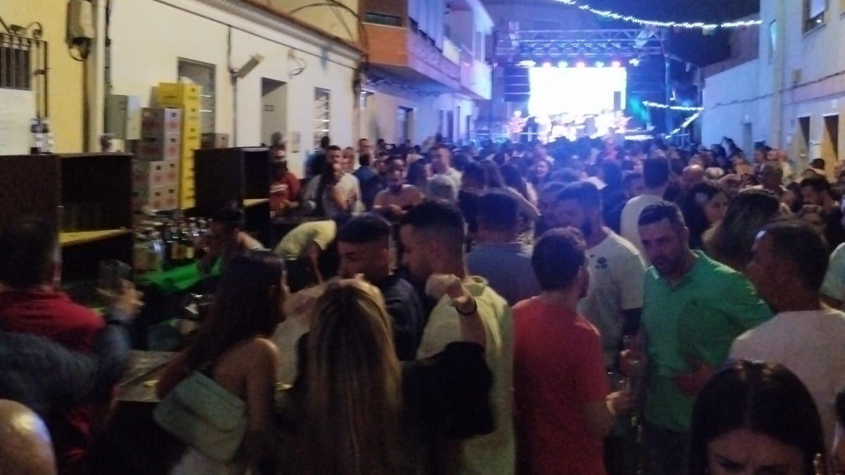 Fiestas del Barrio de Santiago en Olula del Río en ediciones anteriores.