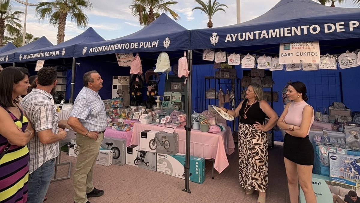 Stands de la primera Feria del Comercio y Servicios de Pulpí.