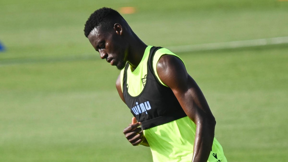 Iddrisu Baba ya hace trabajo de campo pero aún no está listo para completar un entrenamiento con el grupo.