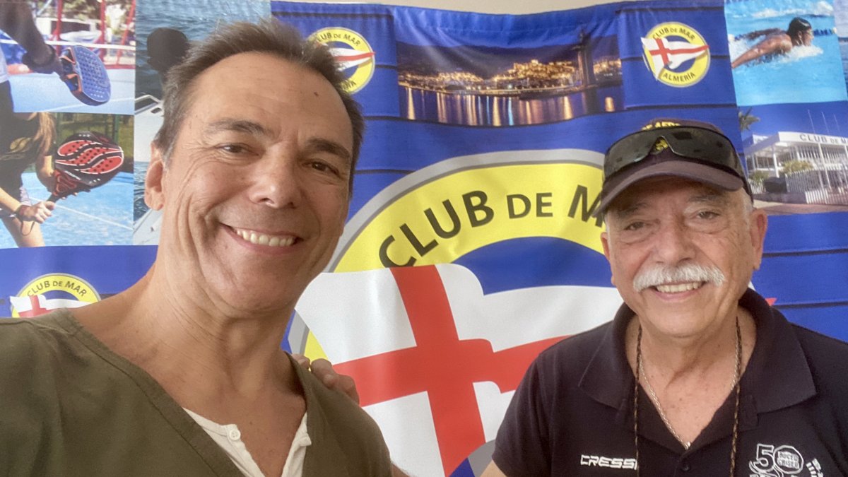 Juan Antonio Fernández, junto a Antonio Hermosa en el Club de Mar de Almería.
