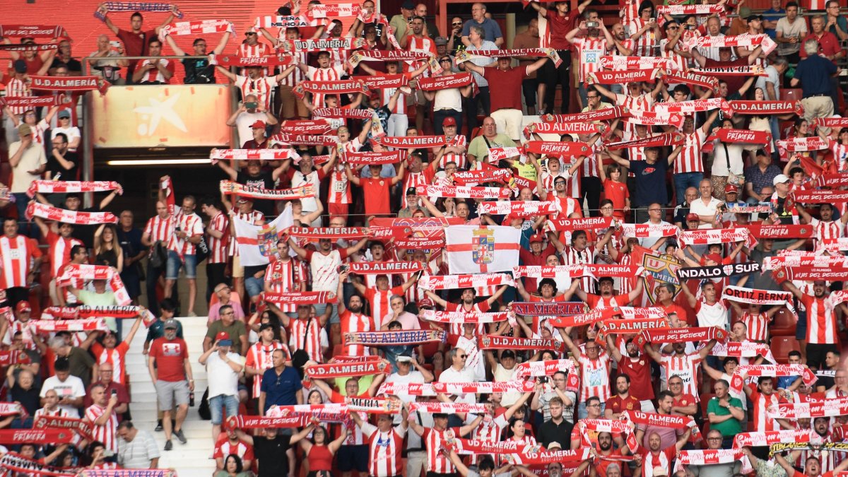 La gran mayoría de aficionados no ven bien la medida tomada por la entidad rojiblanca.