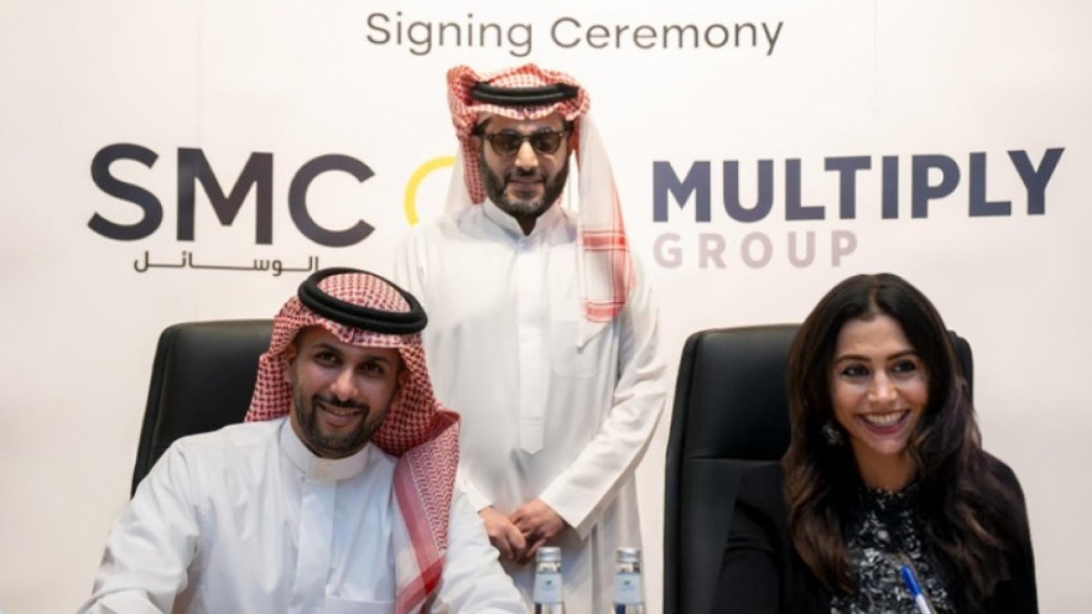 Presidente del ocio, Turki Al-Sheikh, vendía a uno del negocio: Mohammed Al-Khereiji.