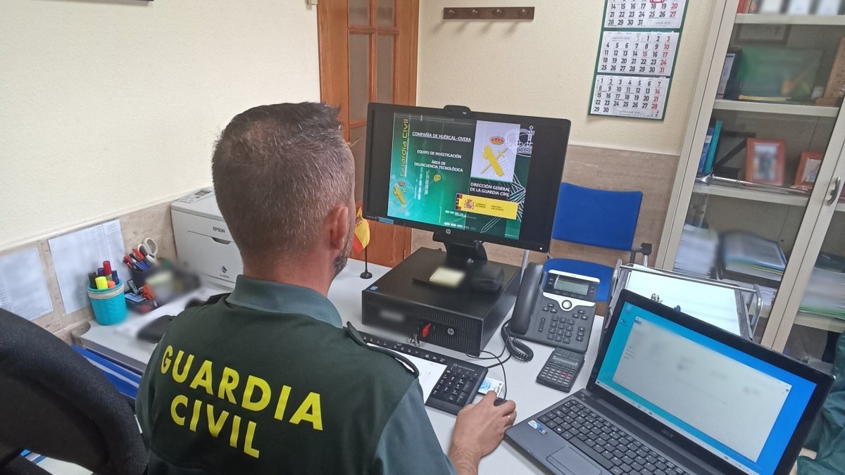 Un agente de la Guardia Civil en una imagen de archivo.