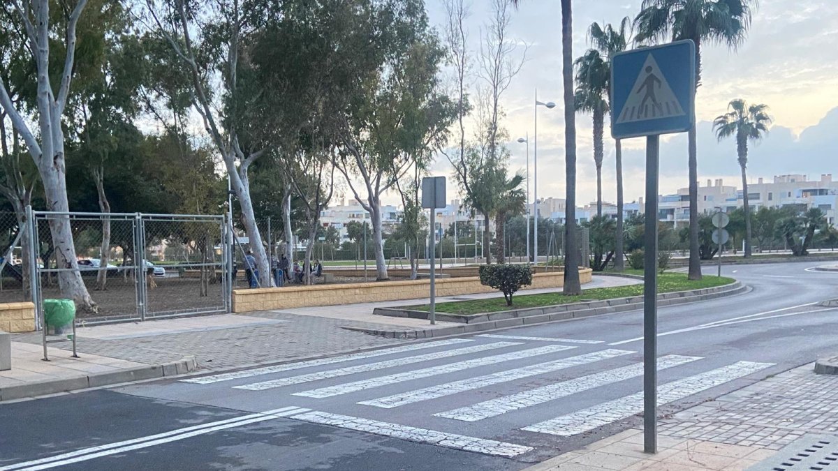 Paso de peatones ubicado en El Toyo