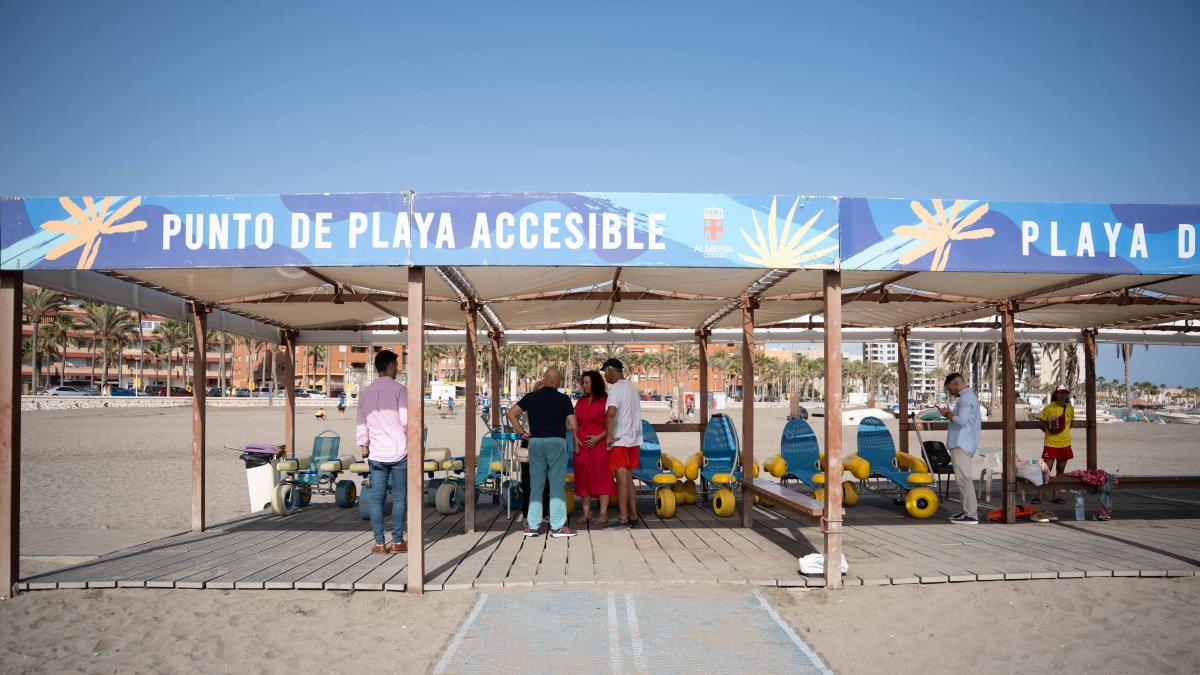 Punto accesible en la playa de El Palmeral