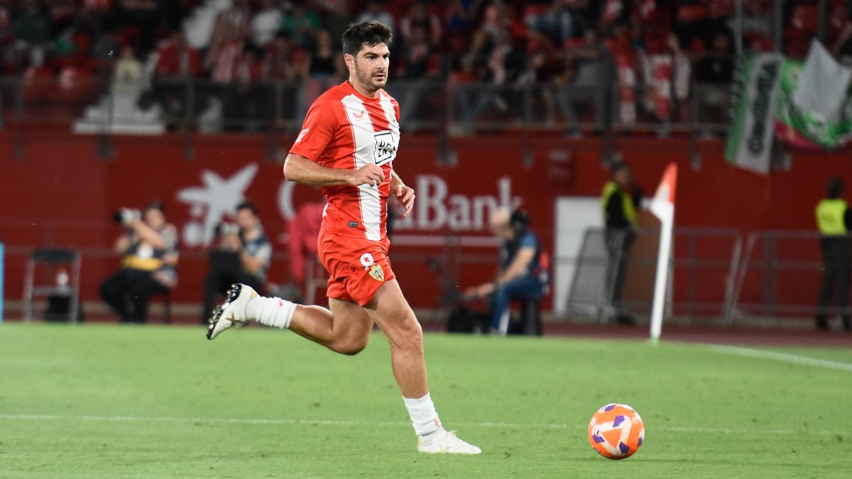 Gonzalo Melero saldrá del Almería este verano. Solo le queda un año más de contrato en el Mediterráneo.