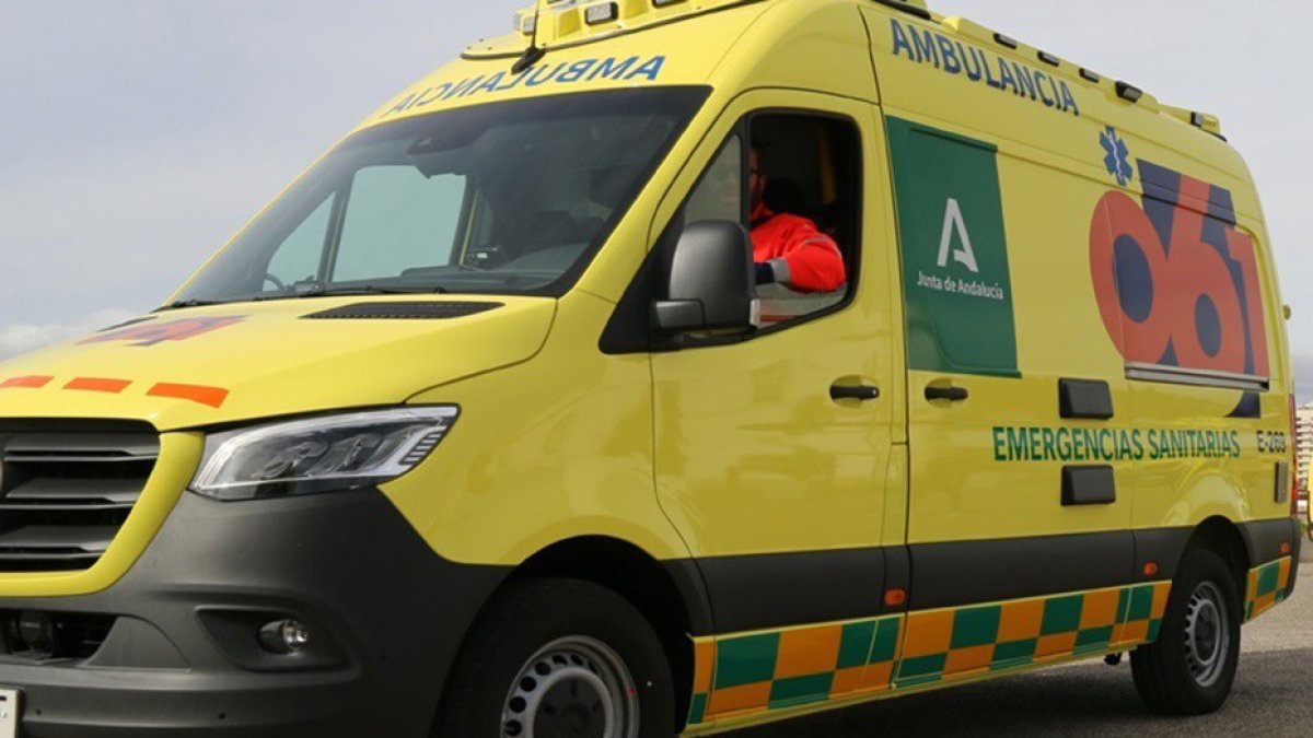 Foto de archivo de una ambulancia del 061