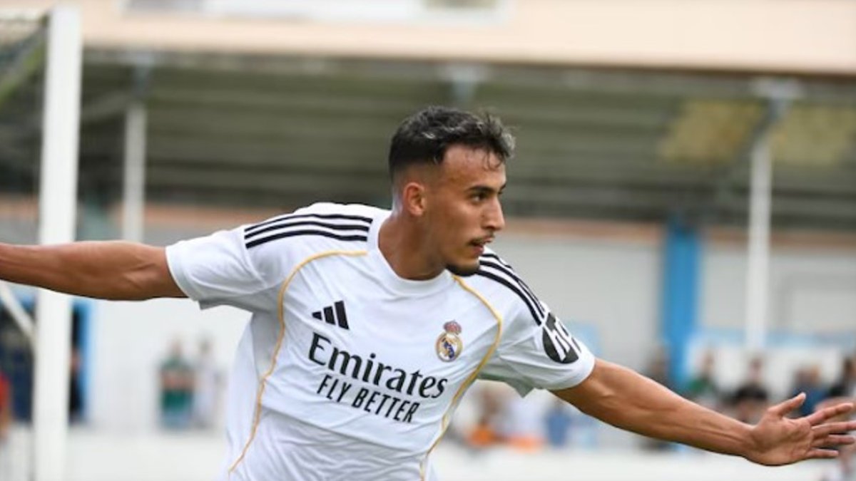 Rachad despachaba en tiempo récord al Racing de Ferrol y sigue disparado.