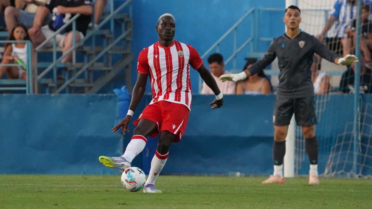 Dion Lopy en el amistoso que jugó el Almería este domingo ante el Águilas en 'El Rubial'.
