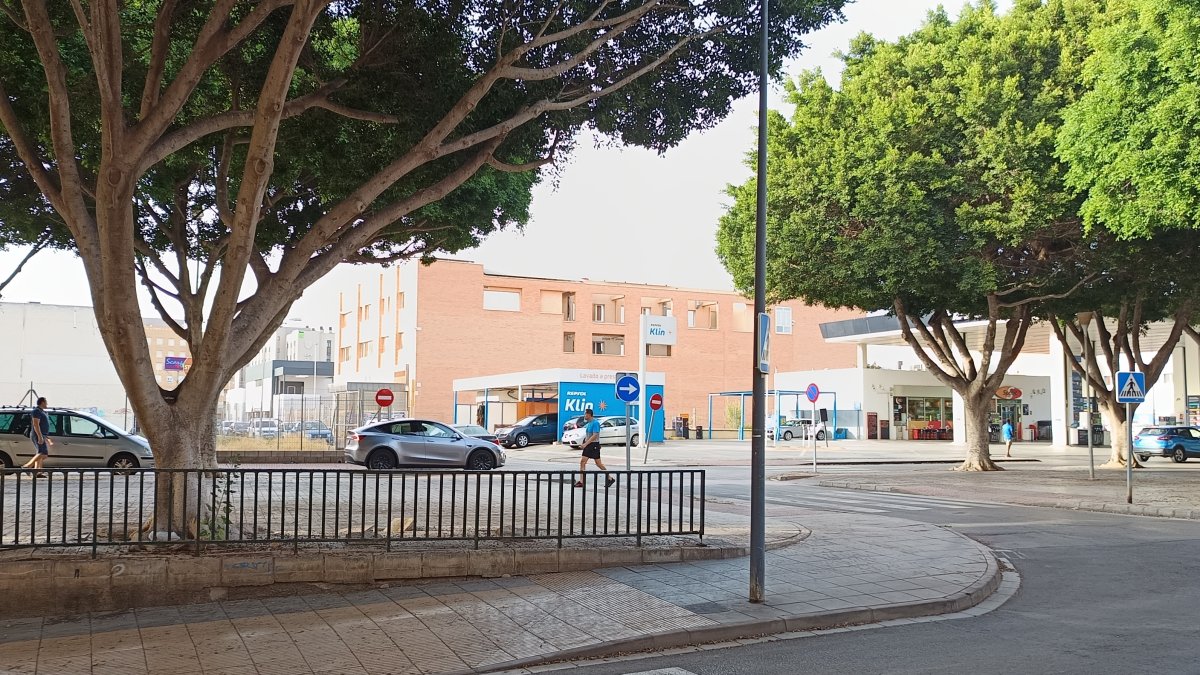 Calle Olula con calle Las Alpujarras, zona en la que se ejecutarán los trabajos de mejora de la red de abastecimiento.