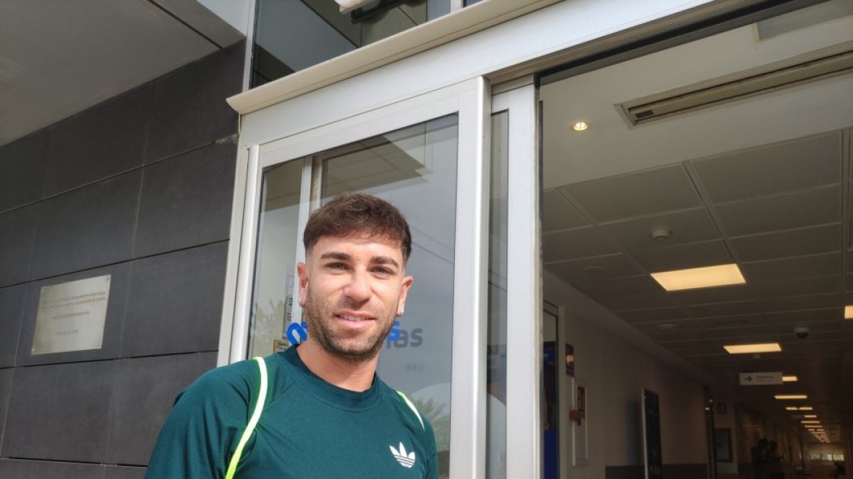 Embarba siempre profesional se presenta a trabajar con el club que le paga.