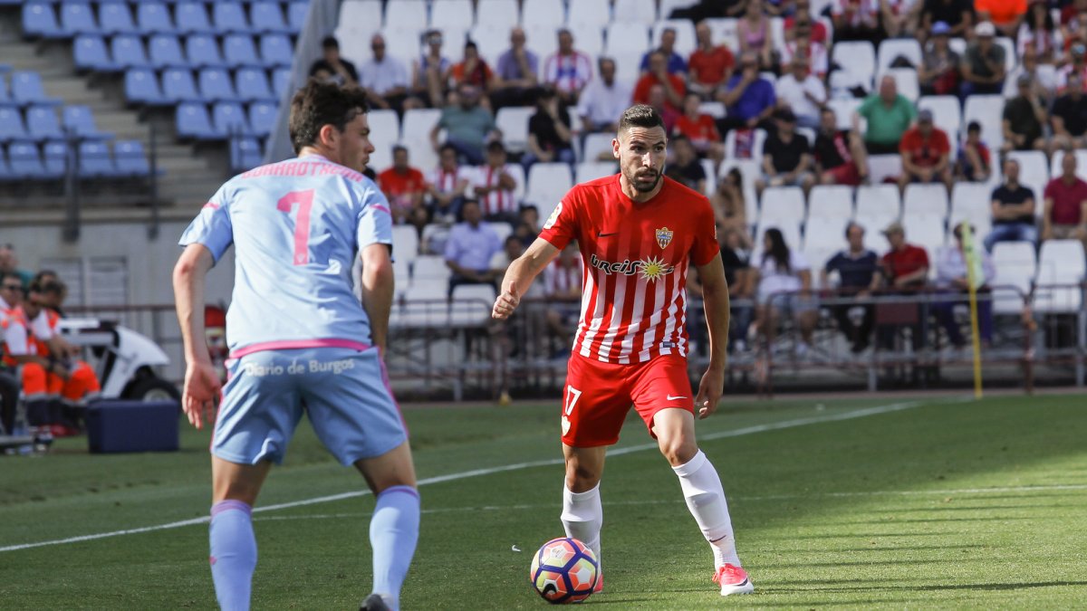 Antonio Puertas en su último partido con la rojiblanca frente al Mirandés.