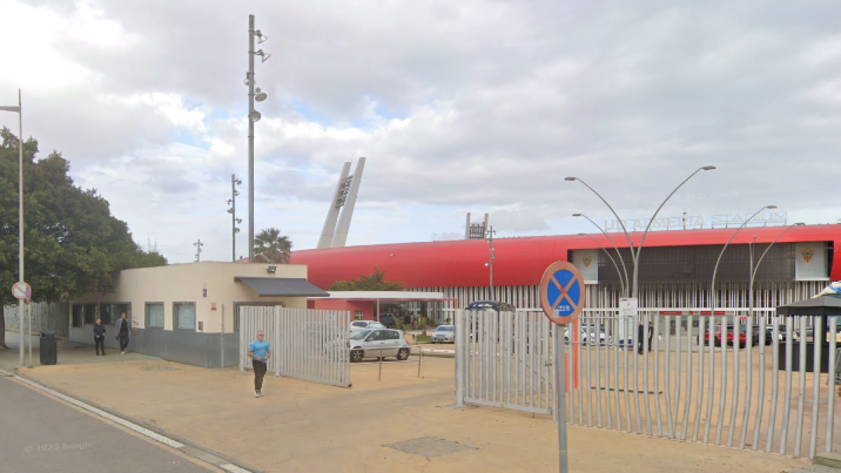 Antiguas taquillas de acceso a tribuna en las que ocurrió el robo.