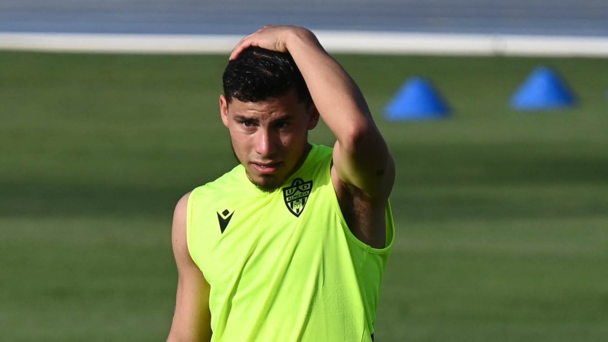 Lucas Robertone ha vuelto a ejercitarse con el grupo este miércoles tras haber estado apartado.