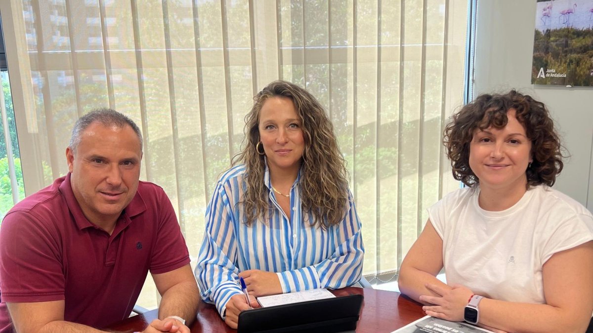 La delegada Rebeca Gómez, en la reunión sobre la prevención de conflictividad juvenil.