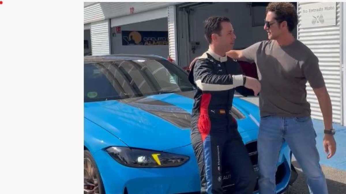 David Bisbal estuvo presente en el evento, aquí le vemos junto a José Manuel de los Milagros