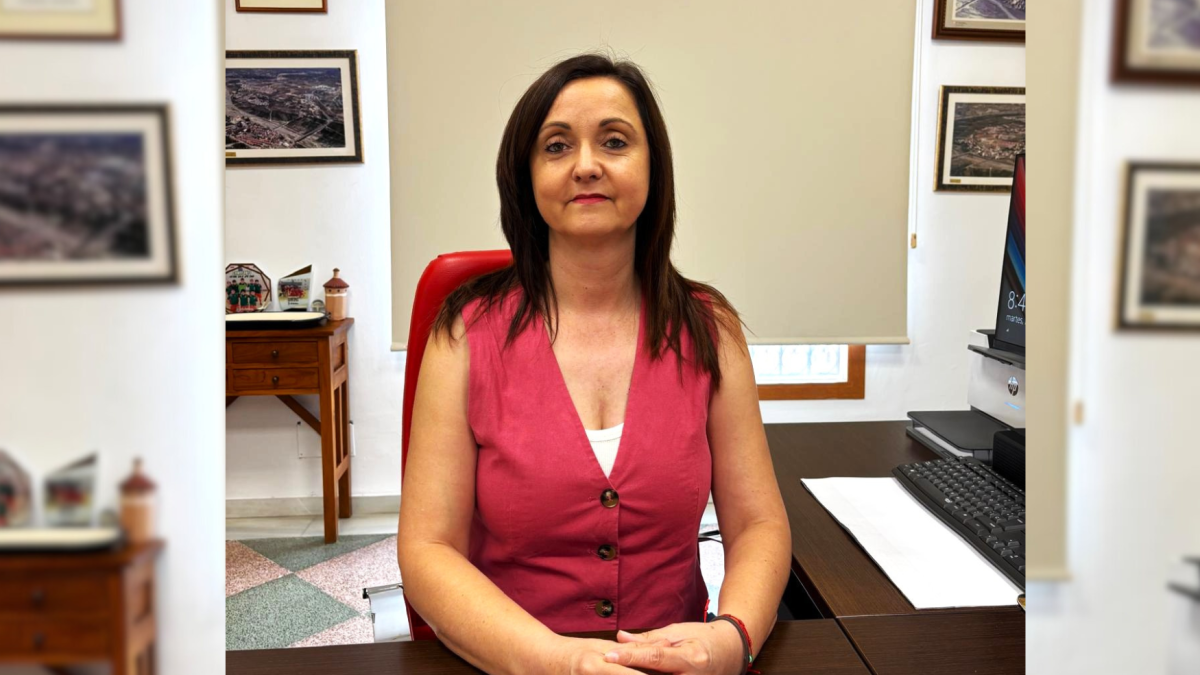 La alcaldesa arboleana, Pepa Rodríguez, en su despacho.