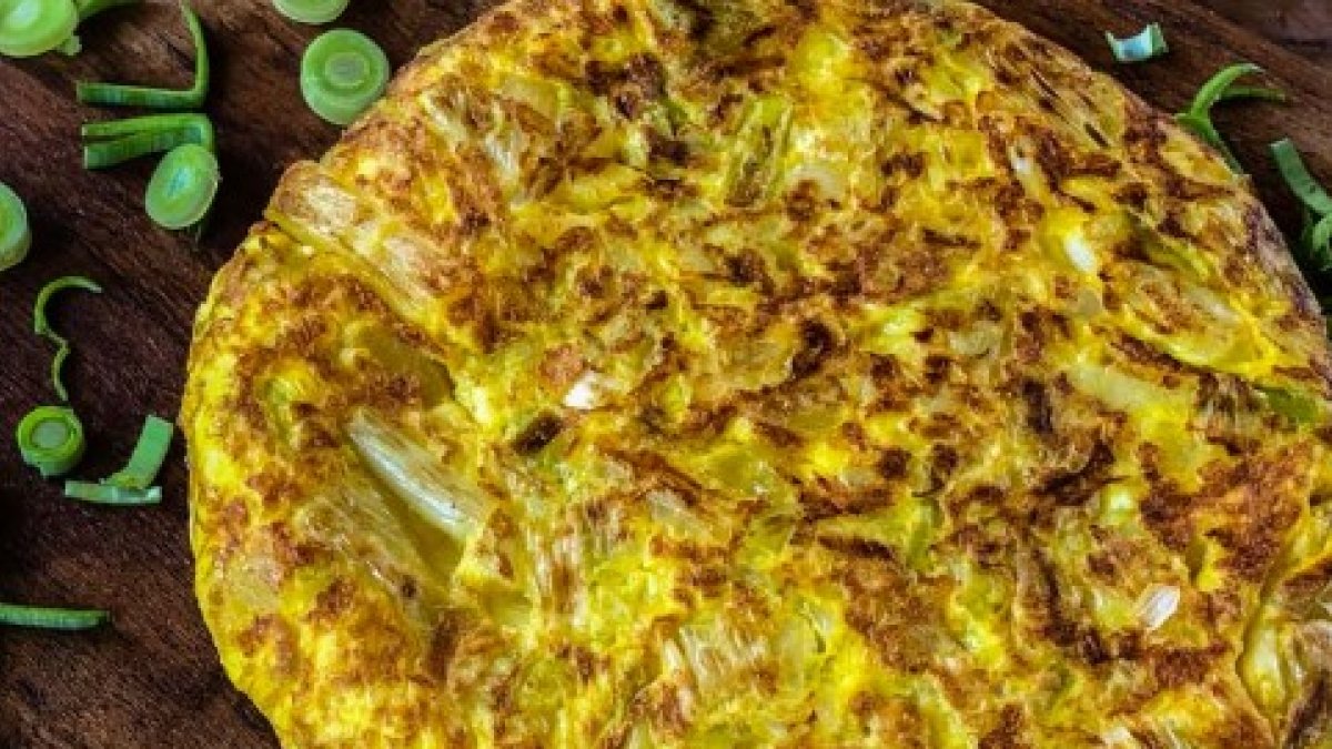 Imagen de una tortilla de puerro.