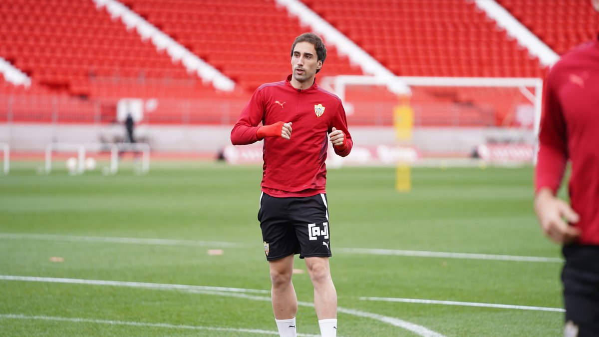 Iñigo Eguaras pasó una etapa feliz triunfando en el Almería con Rubi.