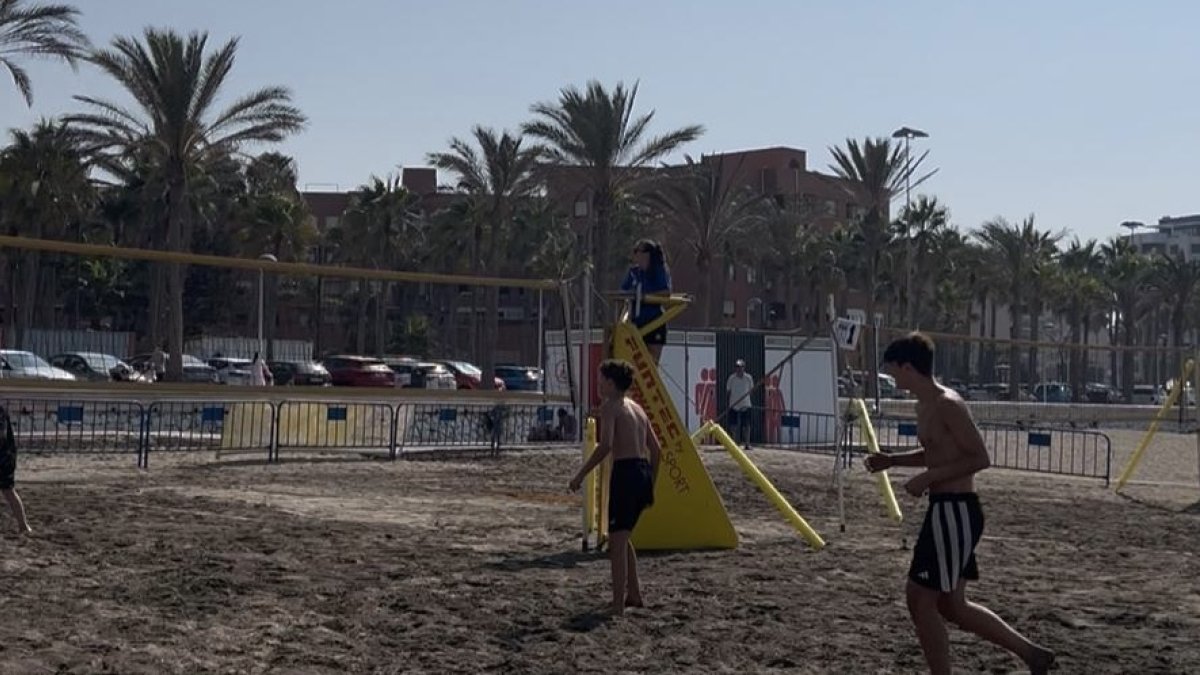 Torneo de Feria de Vóley Playa, que se celebra en El Palmeral.