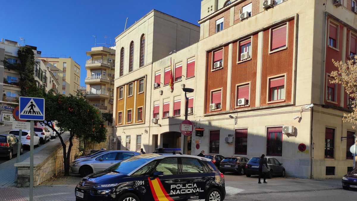 Archivo - Comisaría de la Policía Nacional en Jaén.