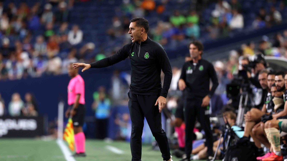 Francisco al mando del Santos Laguna para lanzarlo en la MXL de México.