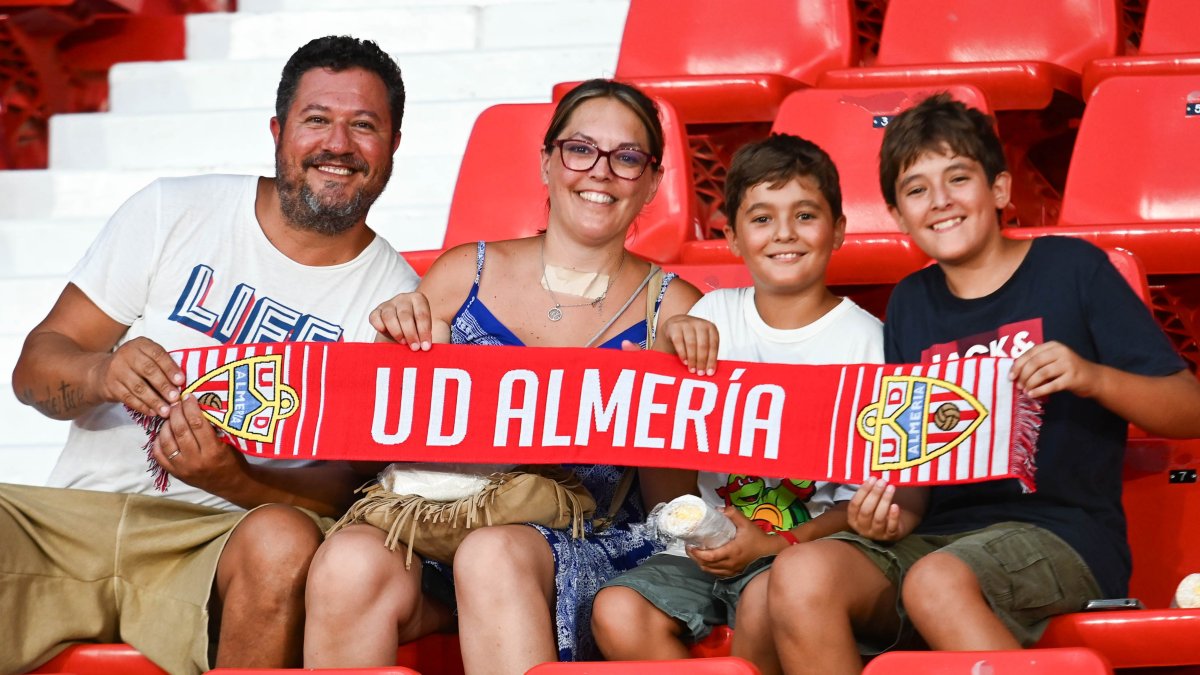 El Mediterráneo se queda pequeño y los abonados respondieron en el primer partido de la temporada.