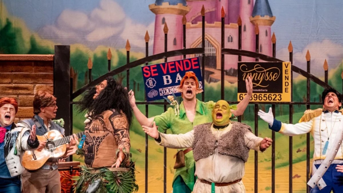 Un momento del espectáculo de la Chirigota del Canijo.