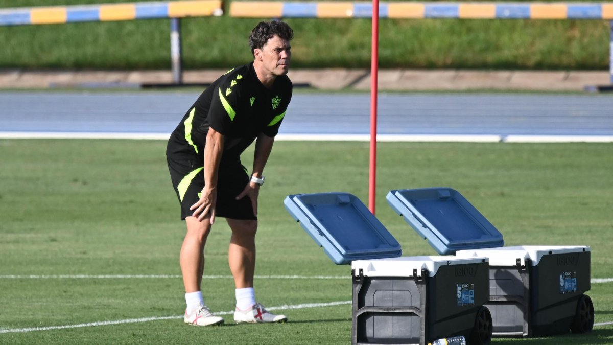 Rubi ya solo tiene que centrarse en cómo ganar este domingo al potente Racing de Santander.