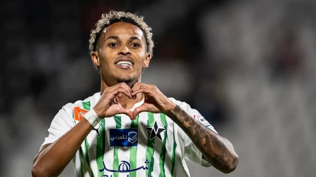 Lázaro vuelve a ser feliz en Arabia Saudita.