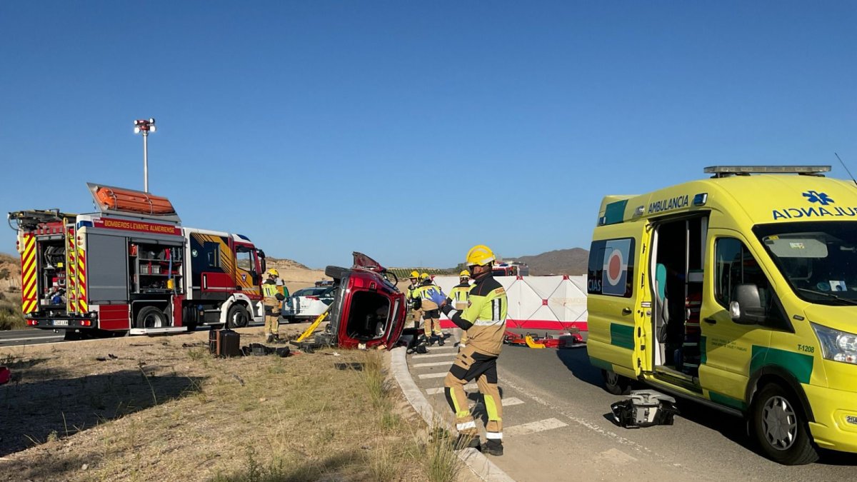 Imagen del accidente difundida por Bomberos del Levante.
