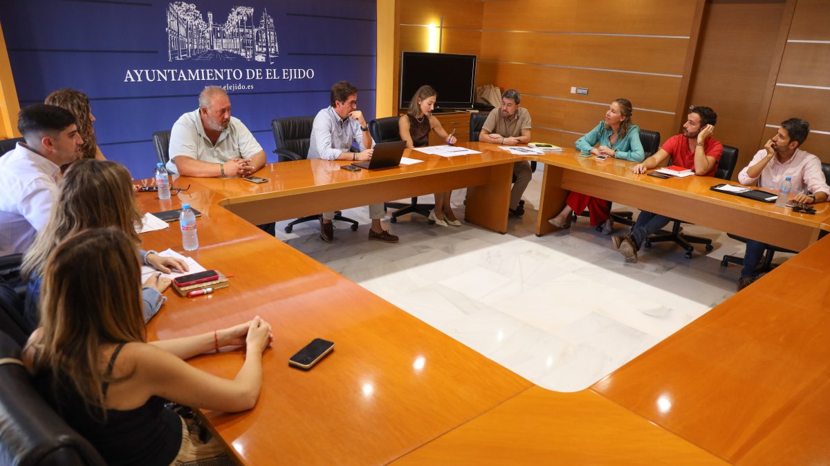 Desarrollo de la Junta de Gobierno Local en El Ejido.