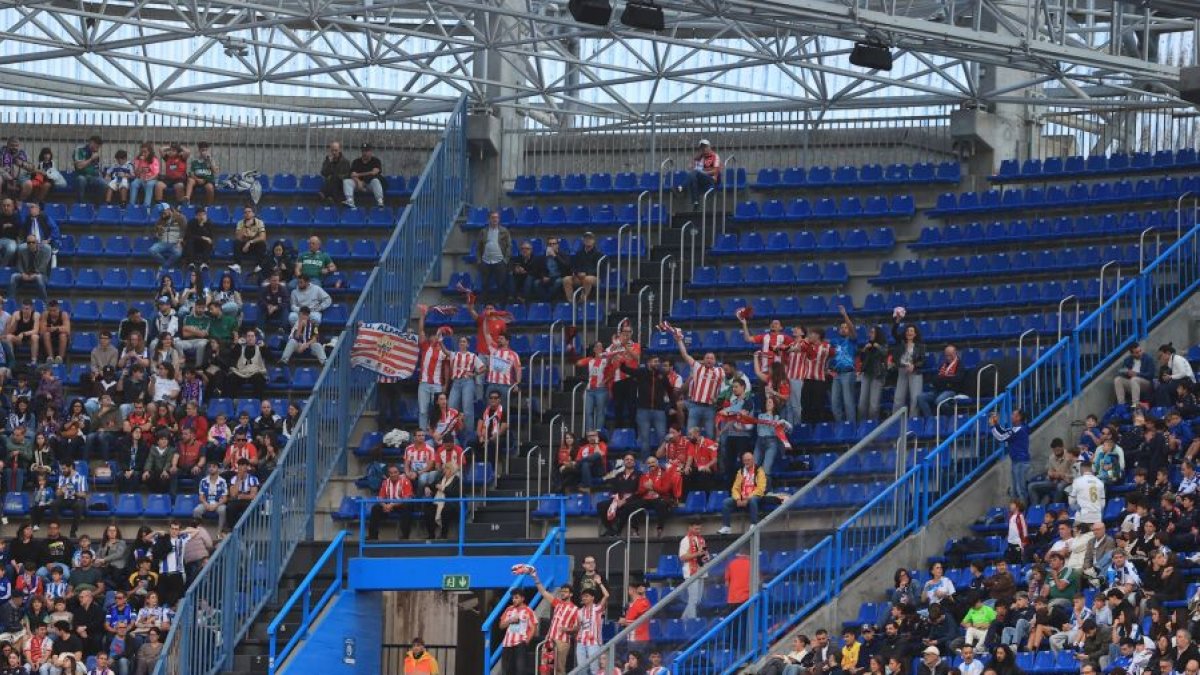 Esos valientes que viajan por España con su equipo merecen la proximidad.