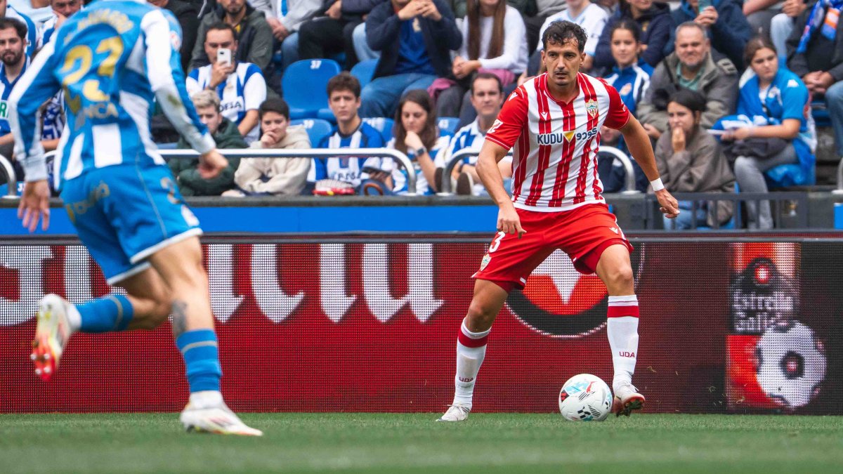 El lateral zurdo en el partido en La Coruña.