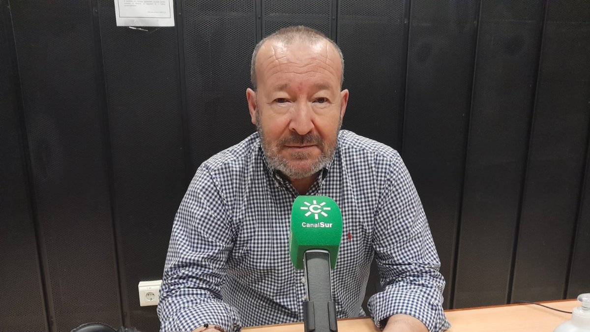 Joaquín Amérigo, en el estudio de Canal Sur Radio.