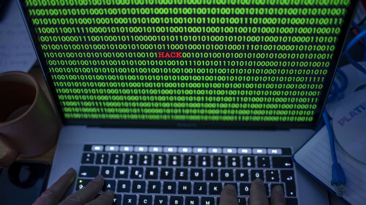 Archivo - Pantalla de un ordenador que identifica un hackeo informático.