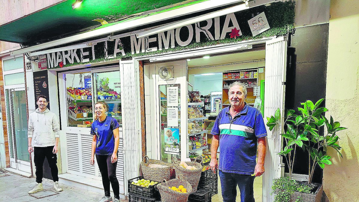 Tienda ‘La Memoria’, en la calle Real, junto al cruce de las Cuatro Calles.