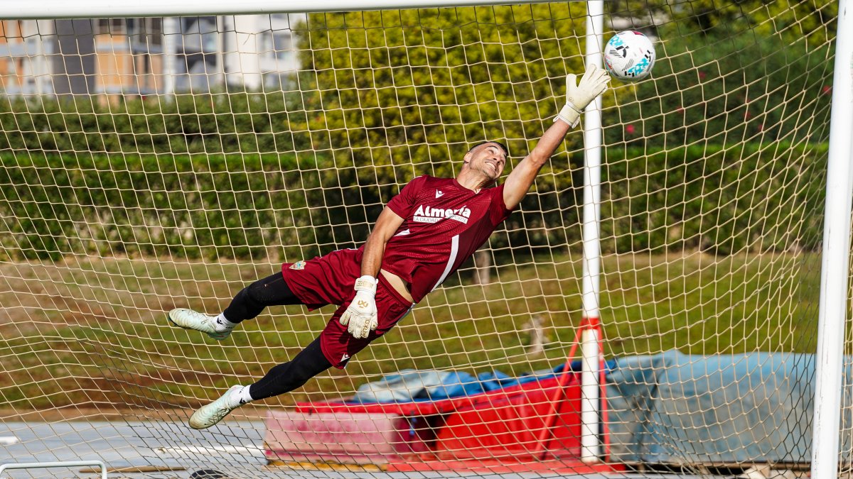 Tiene 38 años y la ilusión del primer día que inició su carrera.